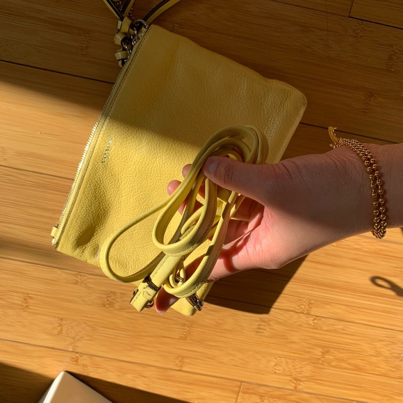 Coach yellow leather crossbody - Picture 3 of 6